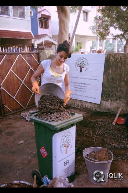 Trisha-Joins-Swachh-Bharath-Campaign